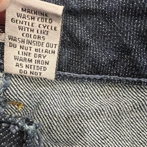 CHICOS Platinum Blue Jeans with Blue Floral Embroidered Back Pockets - Picture 8 of 11